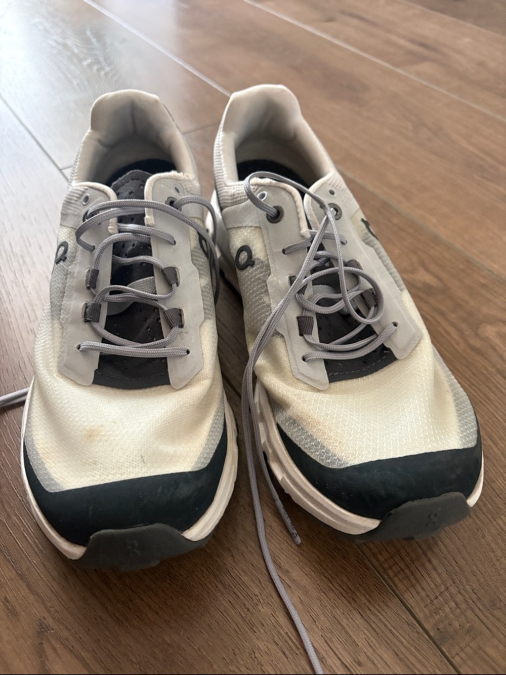 On Running Clousvista White and Grey Trail Sneakers - Picture 7 of 7